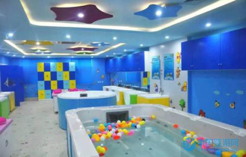 開心島嬰兒游泳館