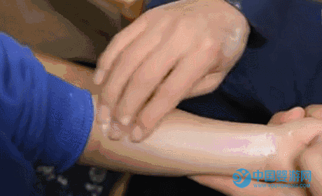 嬰兒游泳館小兒推拿手法步驟及圖片詳解1